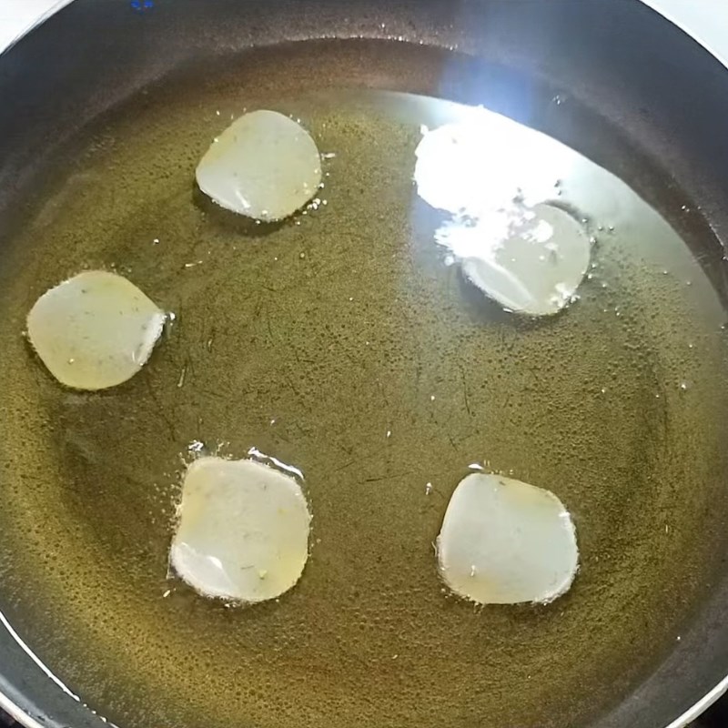 Bước 7 Chiên bánh phồng tôm Gỏi bò rau muống