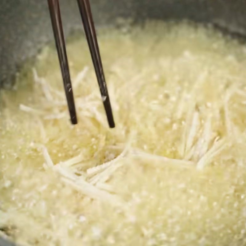 Bước 3 Chiên sơ đậu hũ và khoai môn Chả giò chay khoai môn đậu xanh