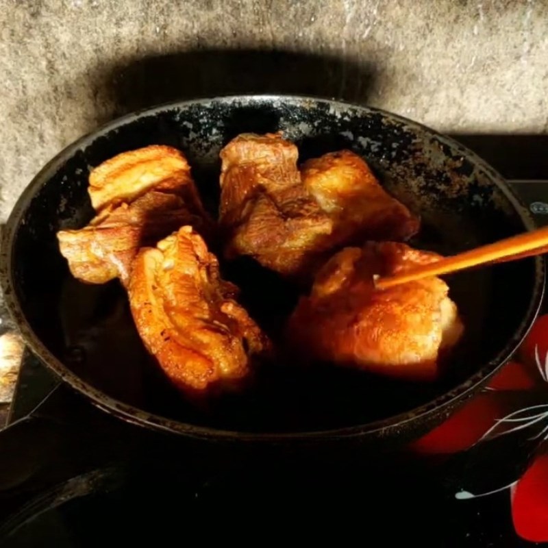 Bước 4 Chiên sơ thịt ba chỉ Khâu nhục Lạng Sơn