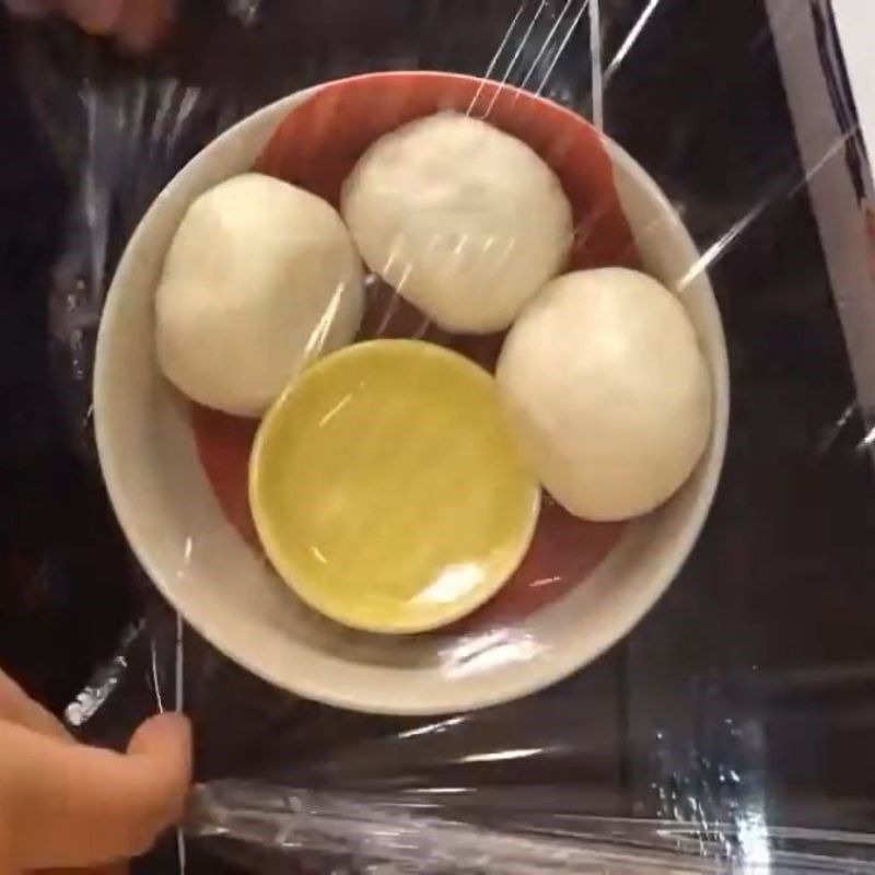 Bước 1 Chuẩn bị bánh bao và dụng cụ bánh bao hấp bằng lò vi sóng