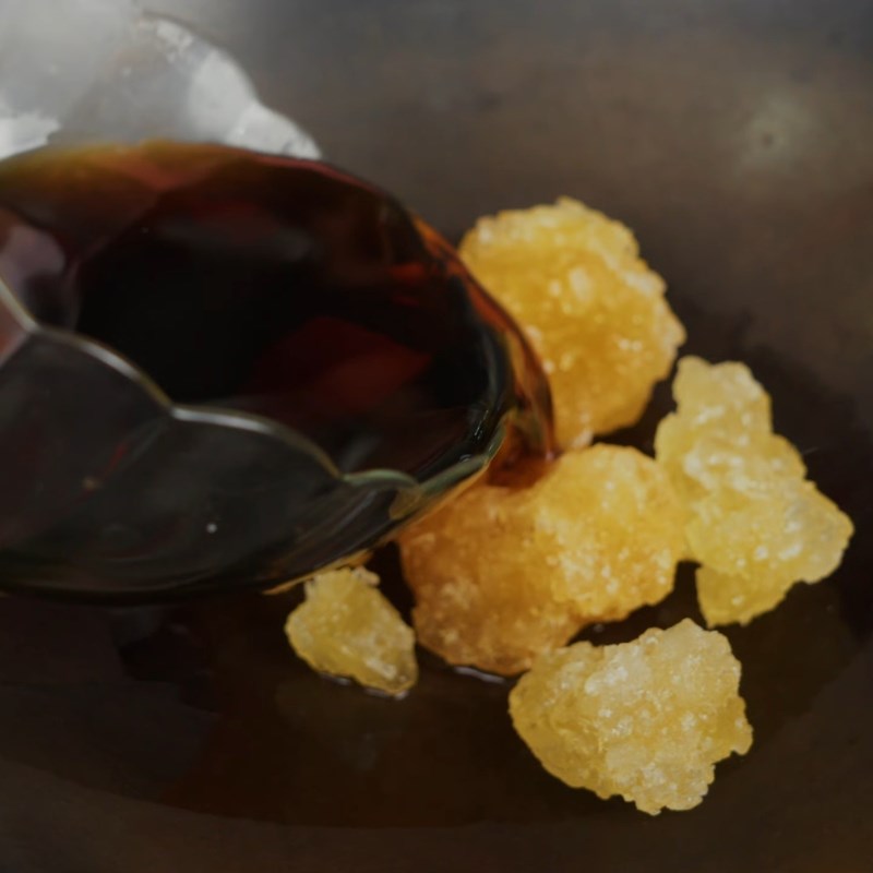 Bước 1 Chuẩn bị nguyên liệu và đun nước mắm đường Nước sốt chua ngọt