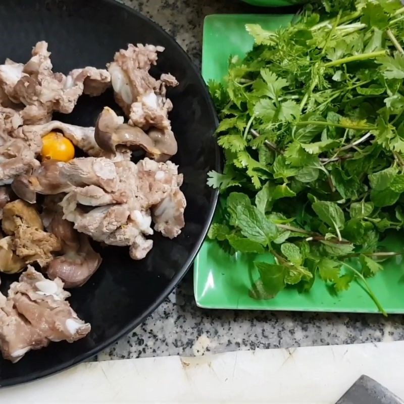 Bước 3 Chuẩn bị nhân tiết canh ngan Tiết canh ngan