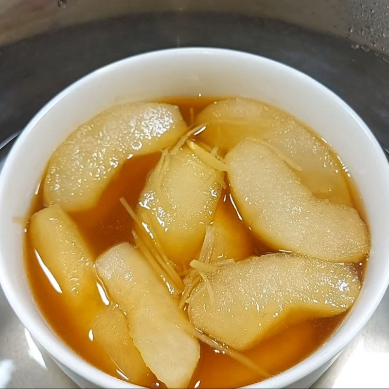 Bước 3 Chưng lê cách thủy Lê chưng trị ho cho người lớn