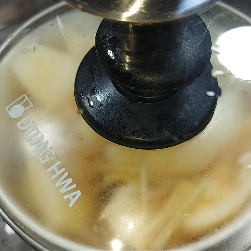 Bước 3 Chưng lê cách thủy Lê chưng trị ho cho người lớn