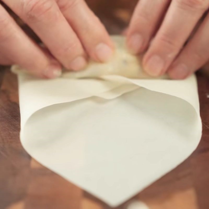 Bước 5 Cuộn chả giò đẹp mắt Chả giò chay khoai môn đậu xanh