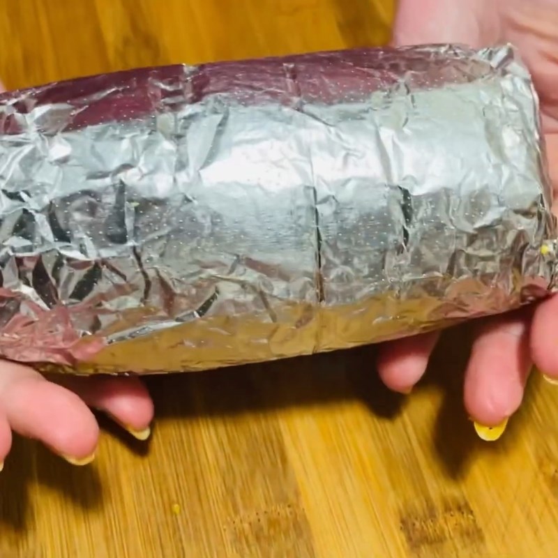 Bước 3 Cuộn và gói giò gà nấm hương Giò gà nấm hương