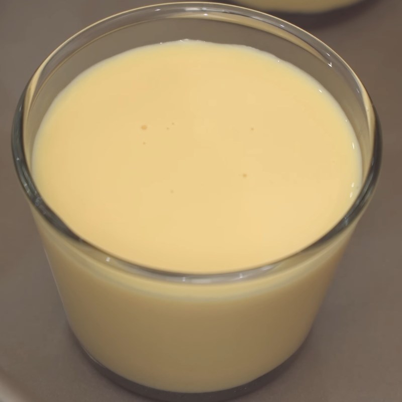 Bước 5 Đổ khuôn và hấp/nướng bánh caramen Bánh caramen