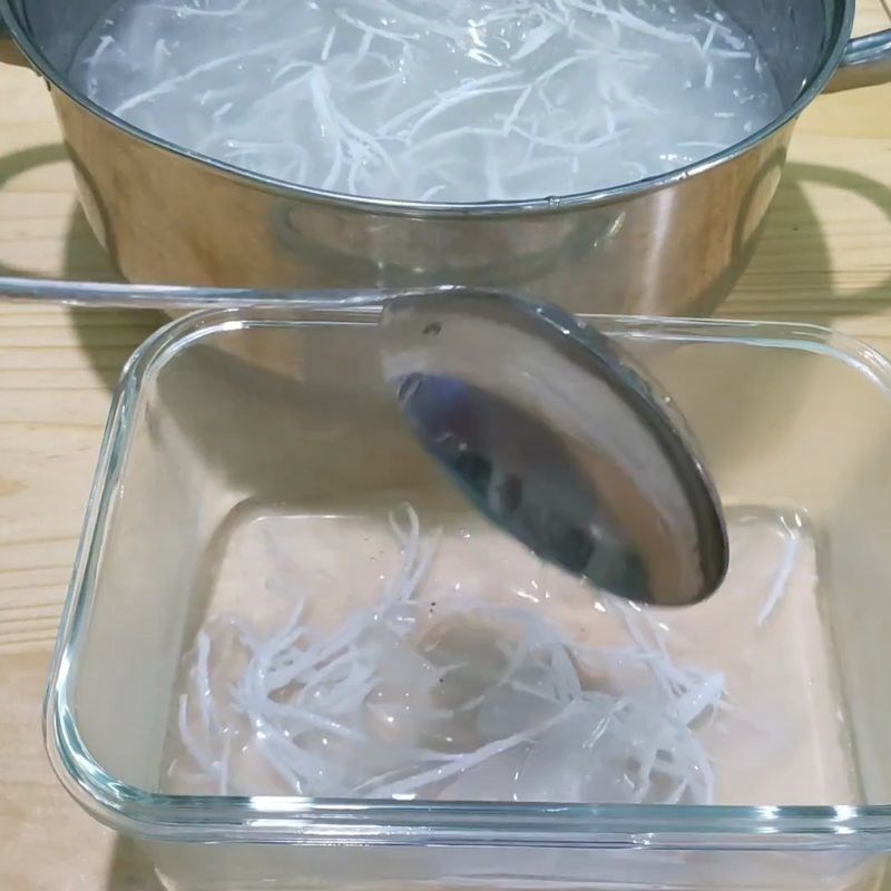 Bước 4 Đổ khuôn và làm nguội thạch Thạch nha đam