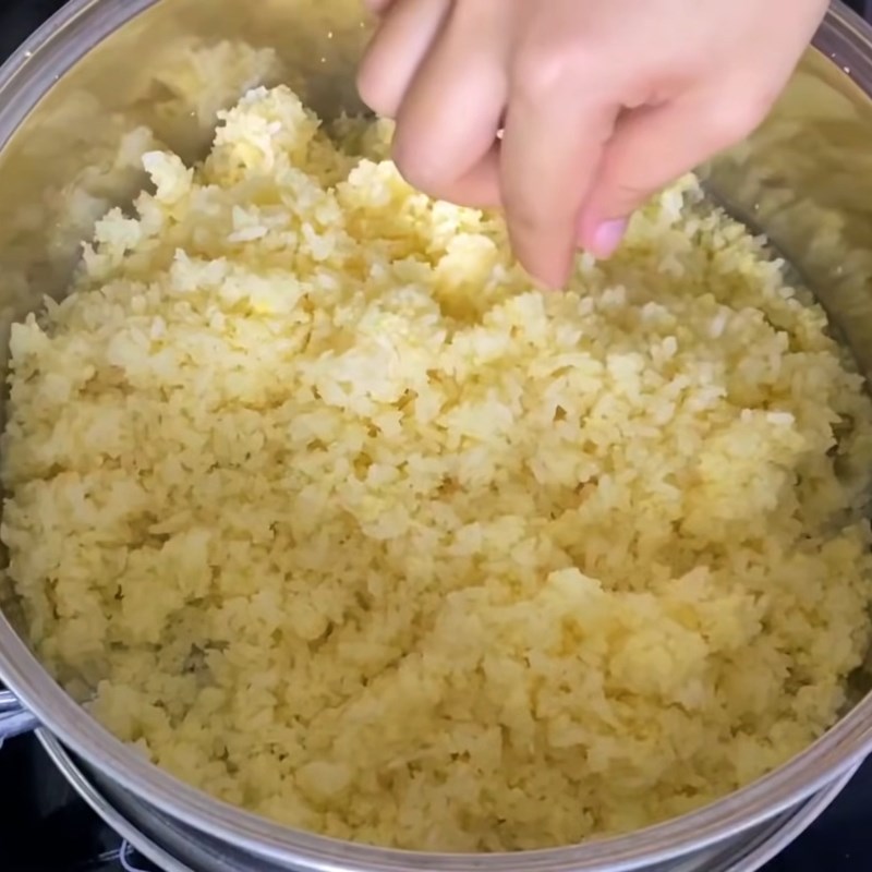 Bước 4 Đồ xôi dẻo thơm bằng xửng hấp Xôi đậu xanh nước cốt dừa bằng xửng hấp