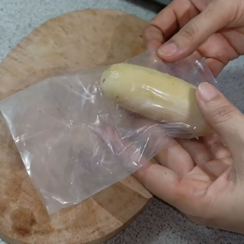 Bước 5 Ép chuối và đóng gói Kem chuối không bị đông đá