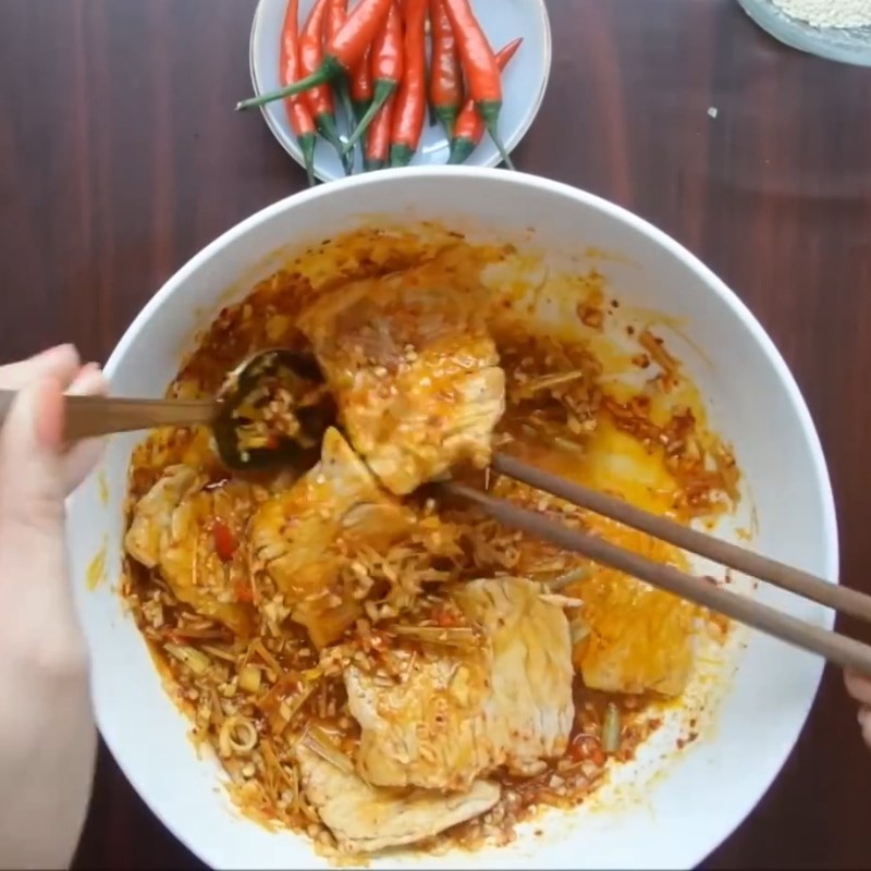 Bước 4 Giã và ướp thịt lợn sấy khô thịt lợn sấy khô