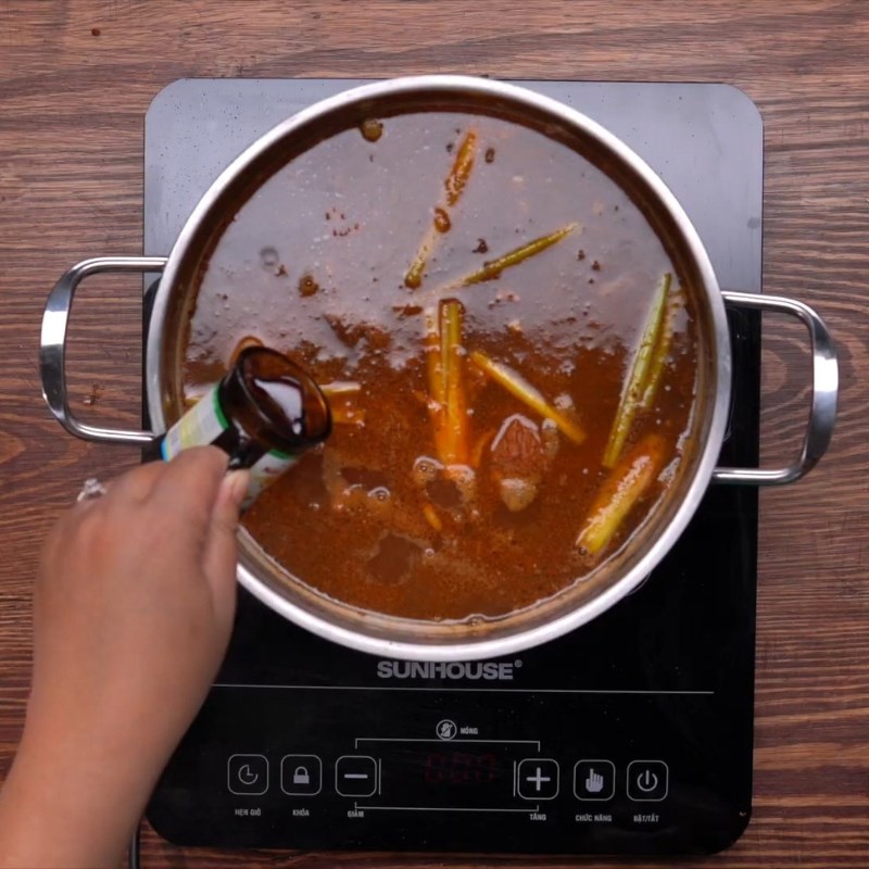 Bước 4 Hầm bò kho Bò kho nấu bằng gói gia vị