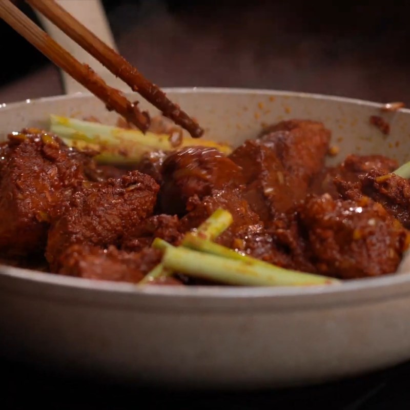 Bước 4 Hầm bò kho Bò kho nấu bằng gói gia vị