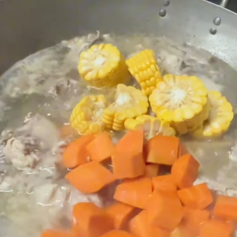 Bước 4 Hầm gà cùng rau củ và nấm hương Gà hầm nấm