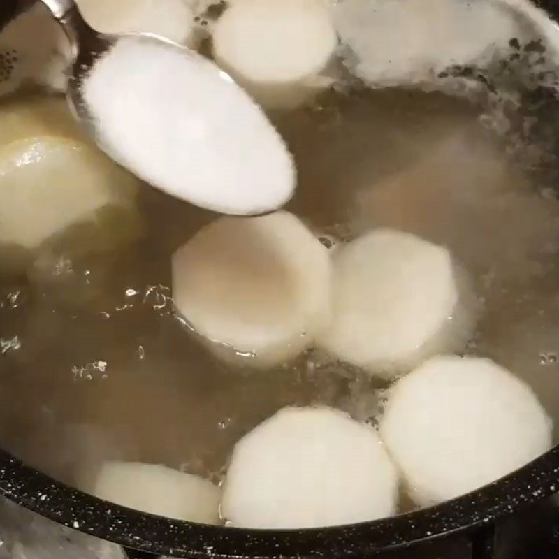 Bước 4 Hầm nước dùng phở và nêm gia vị cơ bản phở đuôi bò