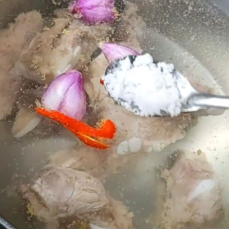 Bước 3 Hầm sườn non Canh khoai lang