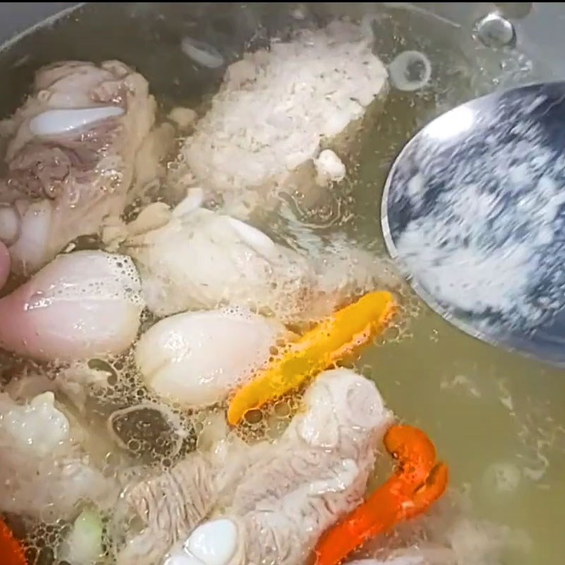 Bước 3 Hầm sườn non Canh khoai lang