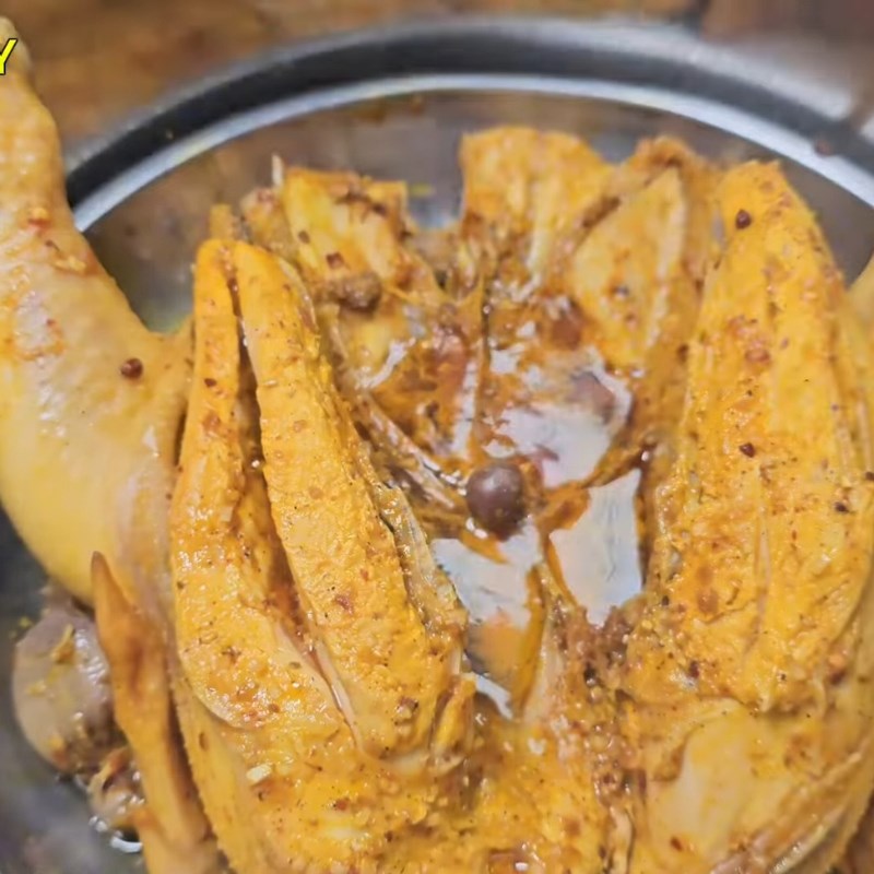 Bước 3 Hấp sơ gà (Bí quyết giữ nước) Gà nướng nguyên con