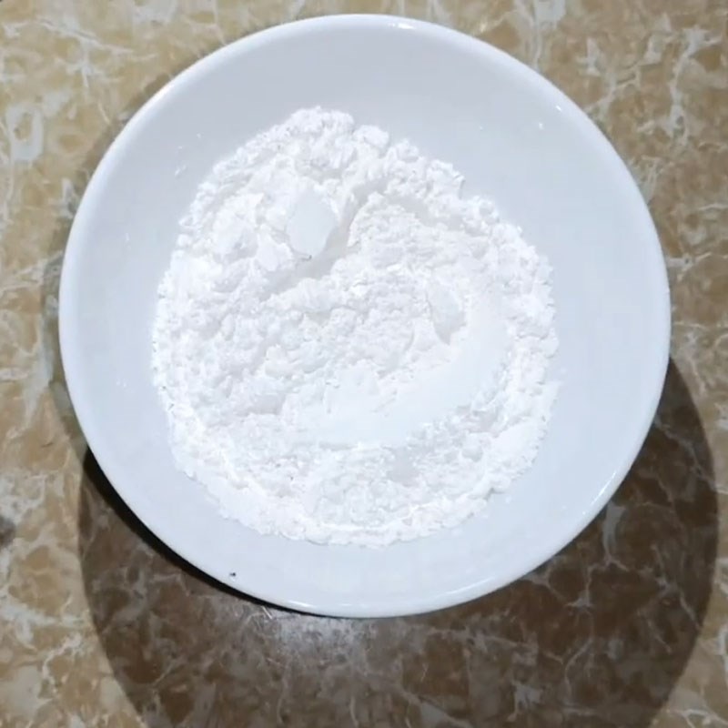 Bước 2 Hòa tan bột làm chất ổn định Kem chuối không bị đông đá