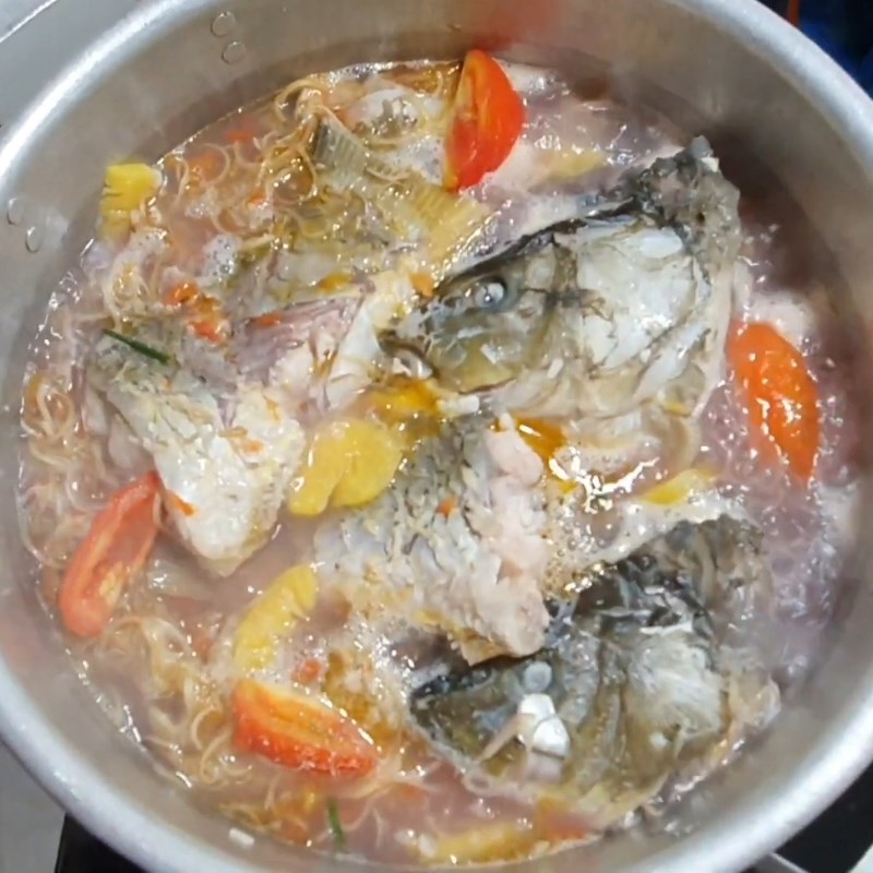 Bước 5 Hoàn thiện món ăn Canh cá nấu hoa chuối