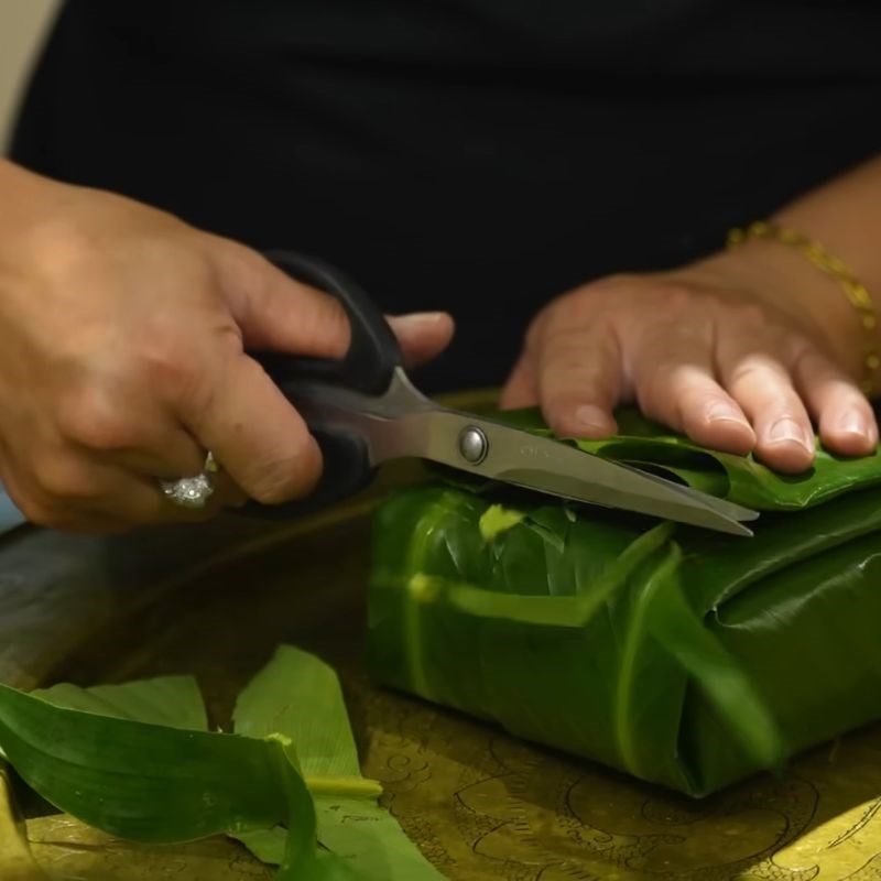 Bước 5 Hướng dẫn gói bánh chưng bằng khuôn thông minh cực nhanh Bánh chưng bằng khuôn thông minh