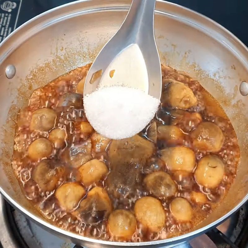 Bước 4 Khô nấm rơm với nước tương Nấm rơm kho nước tương