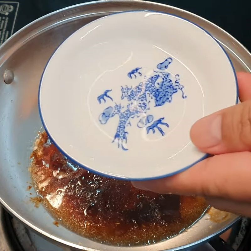 Bước 4 Khô nấm rơm với nước tương Nấm rơm kho nước tương