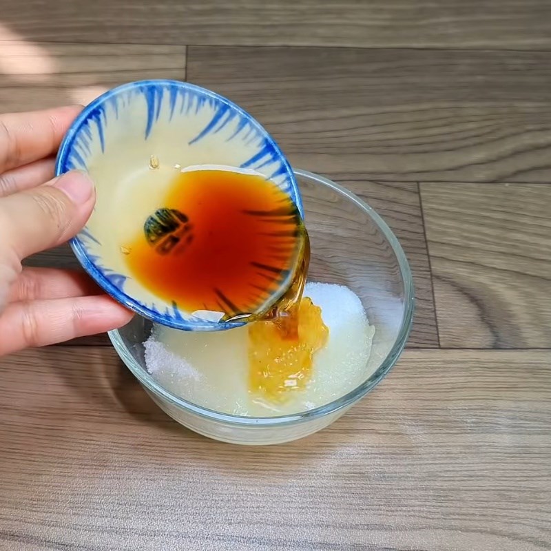 Bước 2 Khuấy đều nước mắm trộn gỏi Nước mắm trộn gỏi gà không cay
