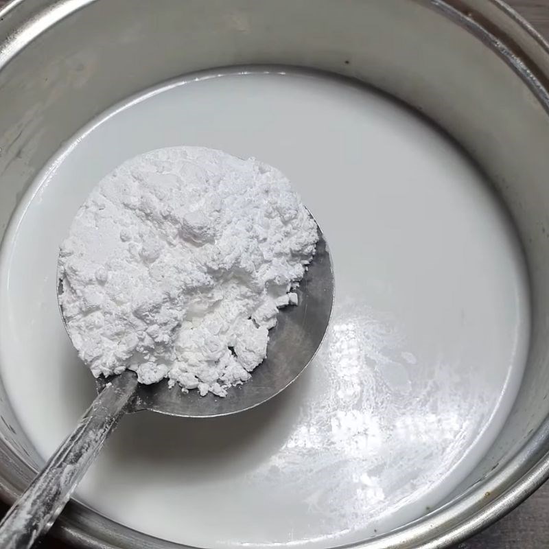 Bước 5 Làm nước cốt dừa béo ngậy Chè trôi nước bằng bột năng