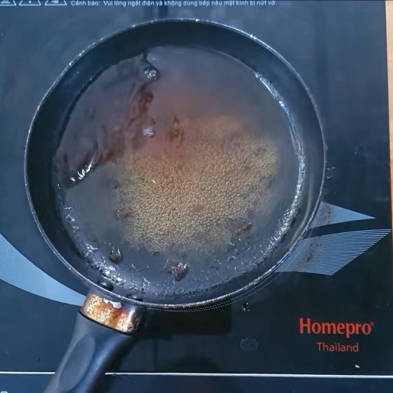 Bước 4 Làm nước màu và hoàn thiện sốt chua ngọt Sườn xào chua ngọt bằng chanh