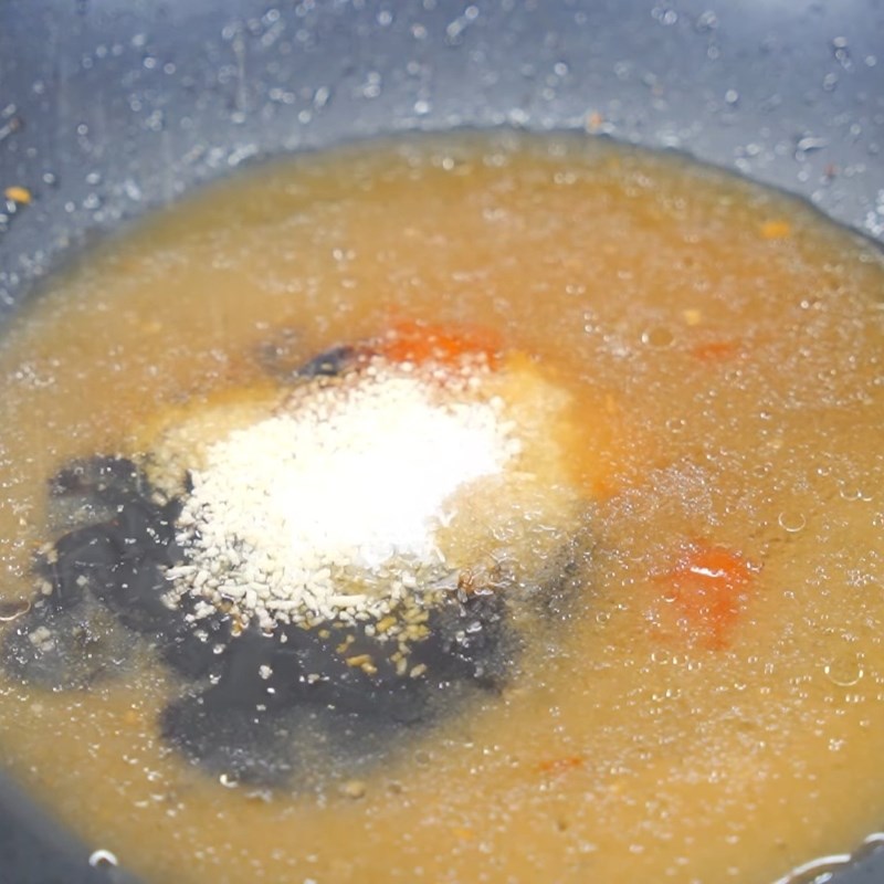 Bước 3 Làm sốt chua ngọt bằng me đậm đà Sườn xào chua ngọt mềm ngon