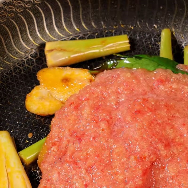 Bước 3 Làm sốt lẩu Thái Tom Yum chua cay đậm đà lẩu thái hải sản