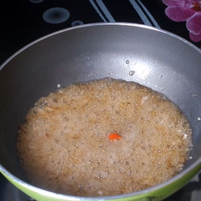 Bước 4 Làm sốt me chấm mực Mực chiên xù chấm sốt me