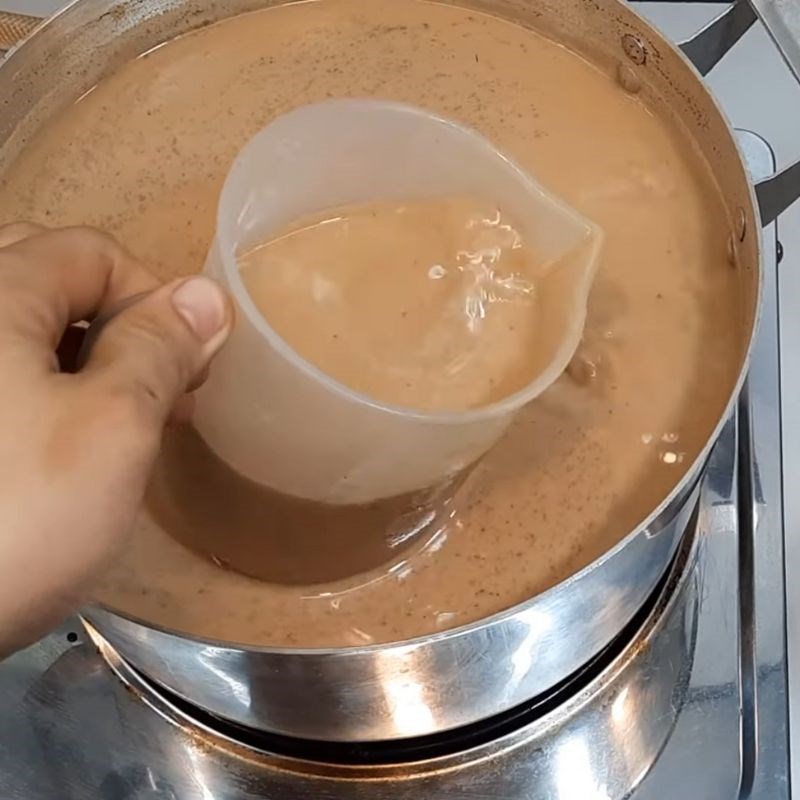 Bước 3 Lọc trà sữa và hoàn thành Trà sữa truyền thống