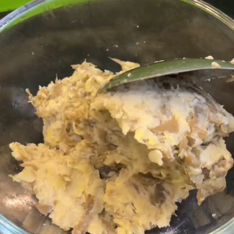 Bước 2 Luộc chuối xanh Chuối nấu đánh nhuyễn