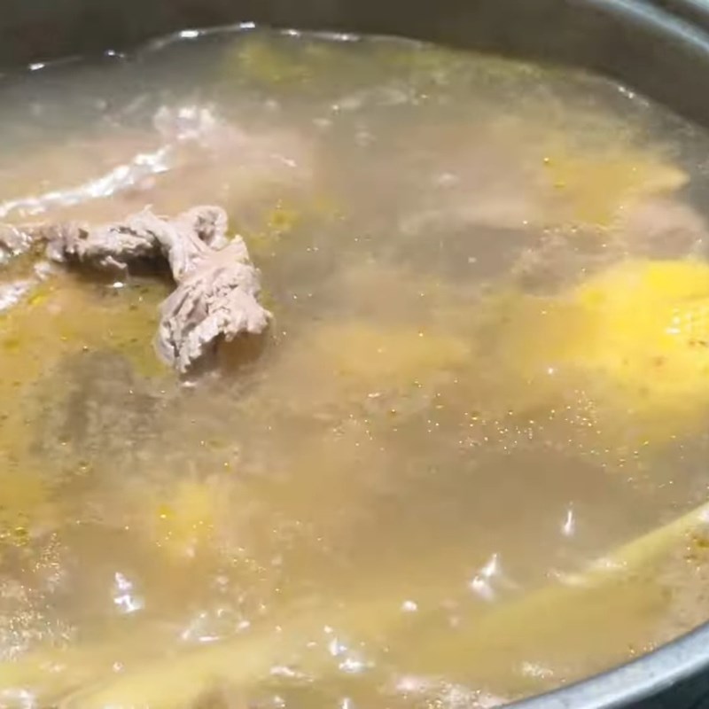 Bước 3 Luộc thịt ngan chuẩn vị Ngan tái chanh