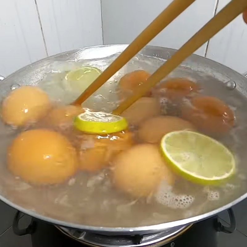 Bước 3 Luộc trứng Trứng gà luộc