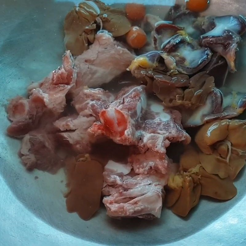 Bước 2 Luộc và chuẩn bị nội tạng ngan Tiết canh ngan