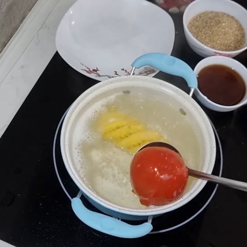 Bước 2 Nấu cà chua và dứa lấy nước cốt thơm lừng Nước mắm ăn bánh xèo miền Trung