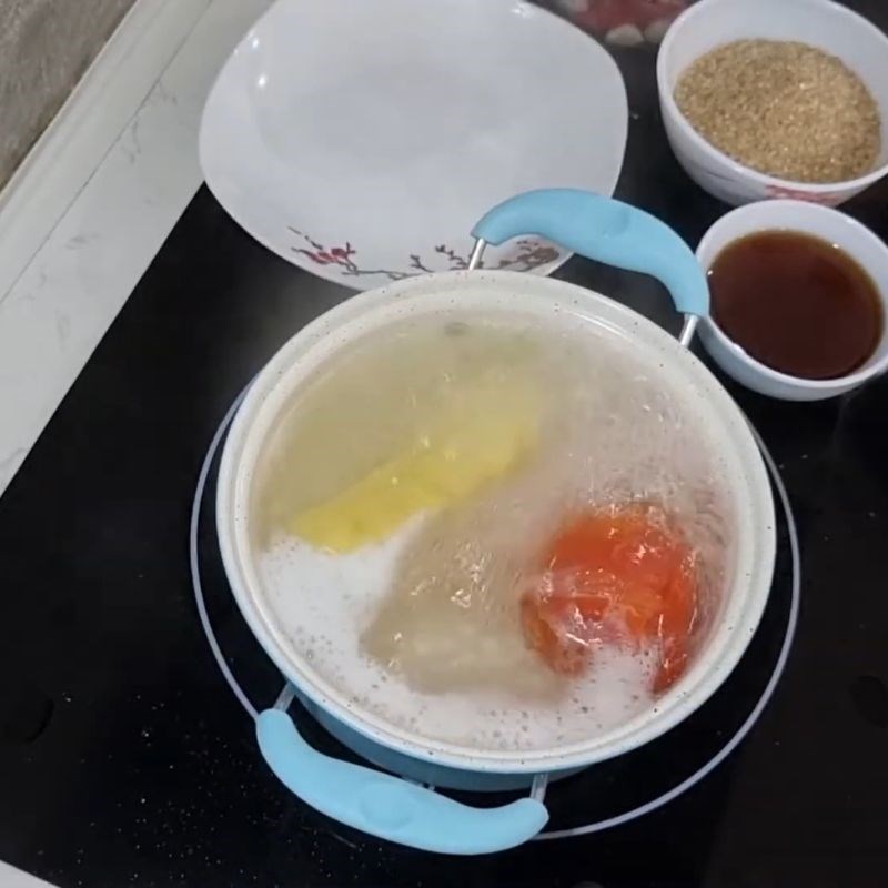 Bước 2 Nấu cà chua và dứa lấy nước cốt thơm lừng Nước mắm ăn bánh xèo miền Trung