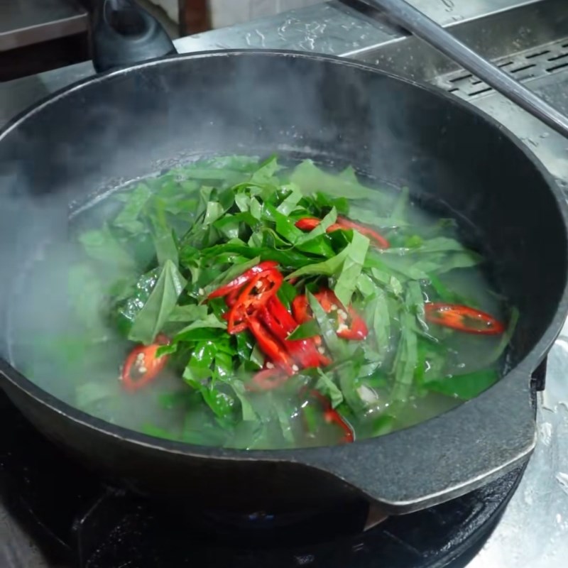 Bước 3 Nấu canh cá bớp lá lốt Cá bớp nấu lá lốt