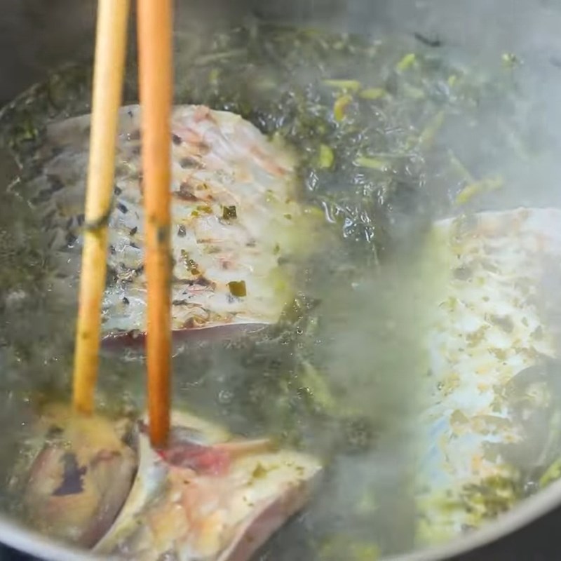 Bước 3 Nấu canh cá rau sắn chua đậm đà Rau sắn muối chua nấu cá