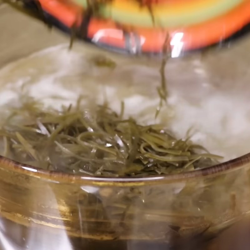 Bước 3 Nấu chè đậu xanh với phổ tai Chè đậu xanh nấu đơn giản