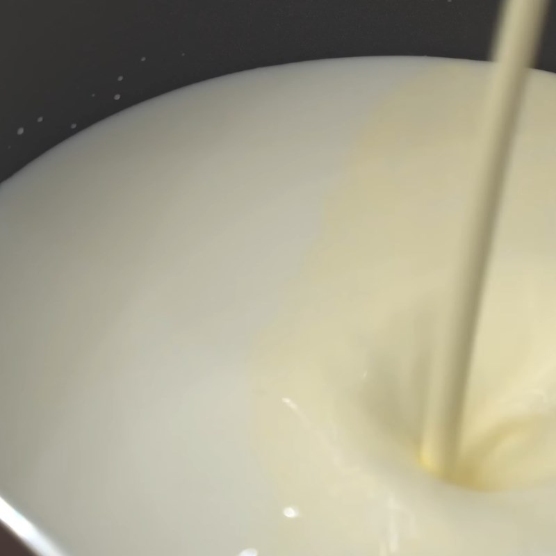 Bước 3 Nấu hỗn hợp sữa kem Bánh caramen