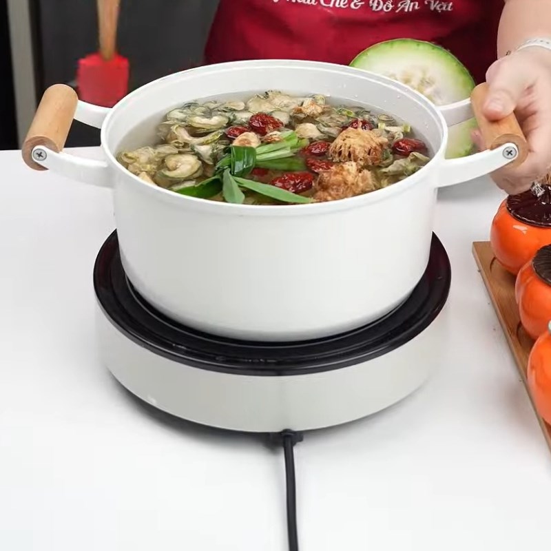 Bước 1 Nấu nước cốt nền từ bí đao khô Nước bí đao