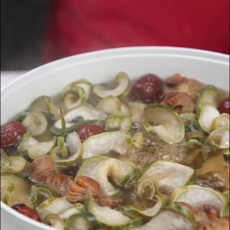 Bước 1 Nấu nước cốt nền từ bí đao khô Nước bí đao