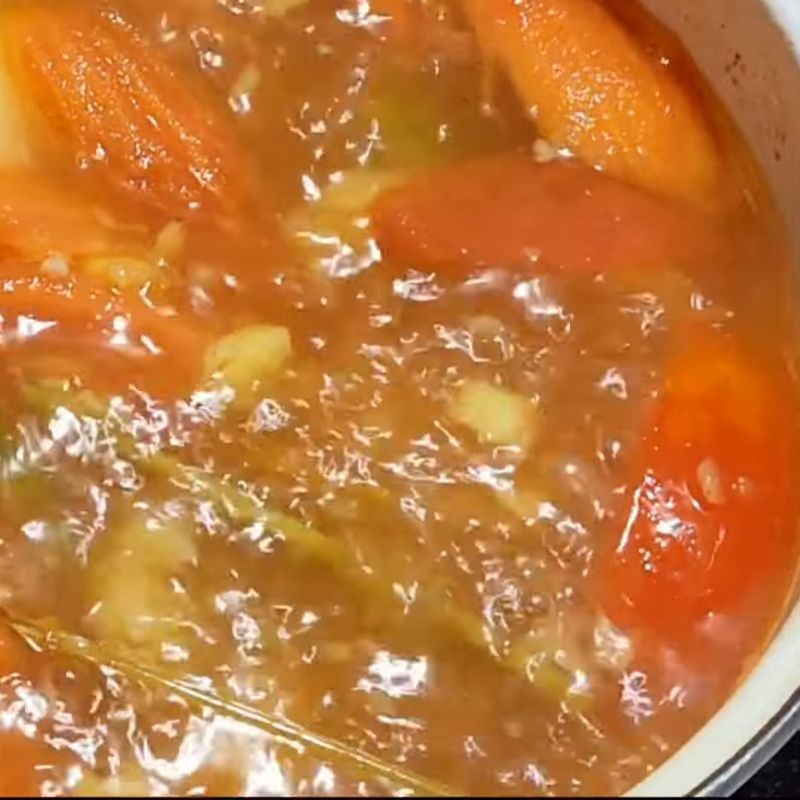 Bước 4 Nấu nước lẩu cua Cà Mau Lẩu cua Cà Mau