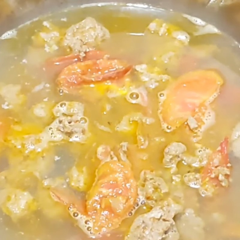 Bước 4 Nấu nước lẩu cua đồng Lẩu cua đồng miền Nam