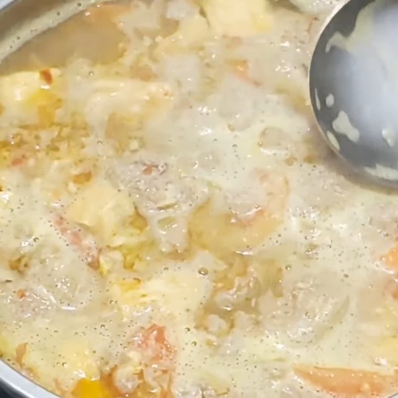 Bước 4 Nấu nước lẩu cua đồng Lẩu cua đồng miền Nam