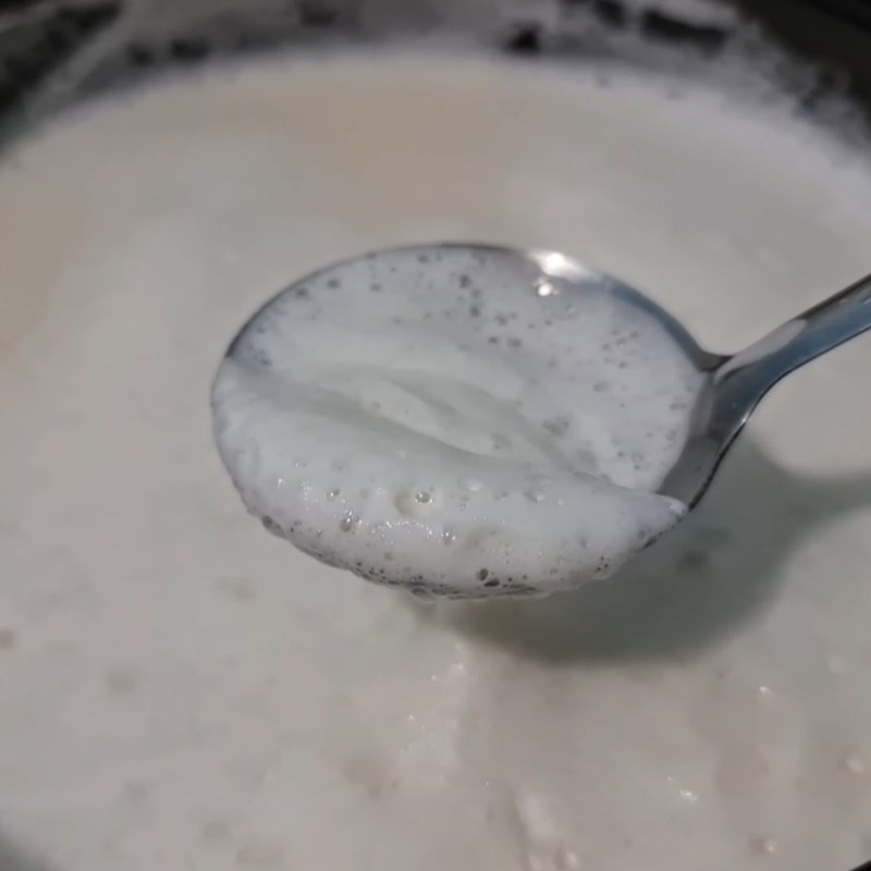 Bước 3 Nấu sữa đậu nành và hỗn hợp béo Tàu hũ đá